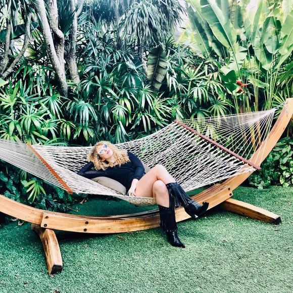 Meet your Posher, Taylor - Picture 1 of 1